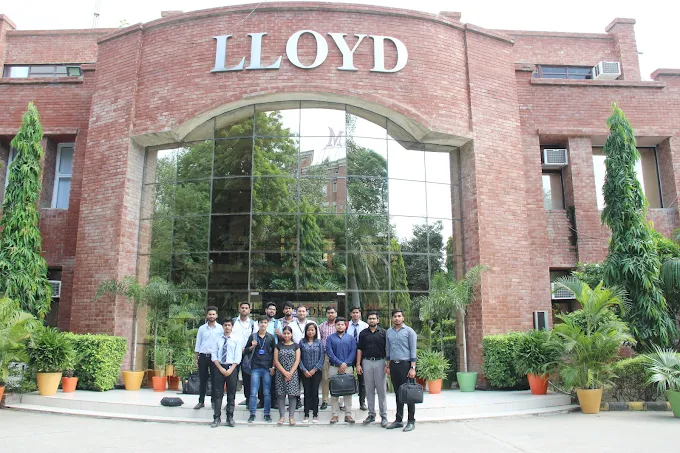 Lloyd Business School (LBS)